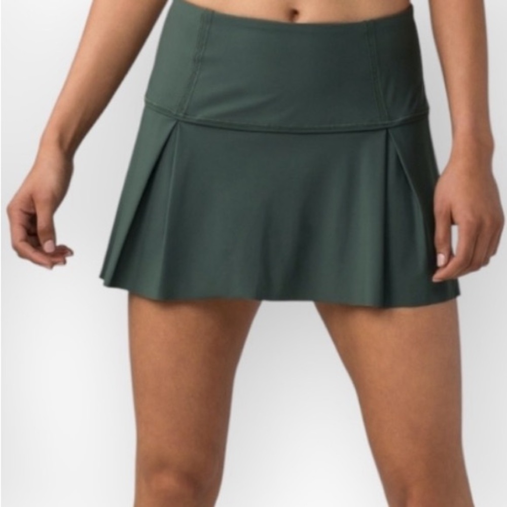 Lululemon Women's Olive Skort